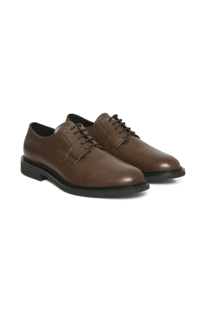 Front Boston Shoe